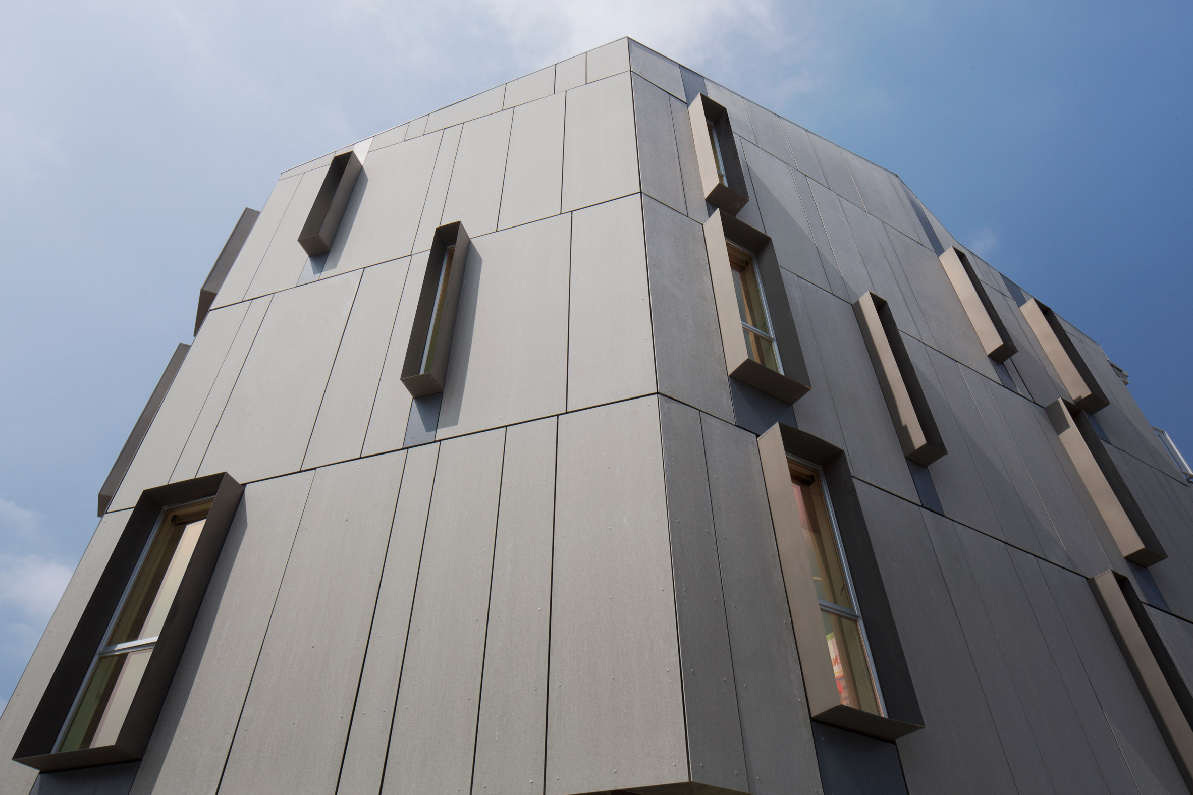Tighe Architecture creates sculptural grey apartment building for LA-6