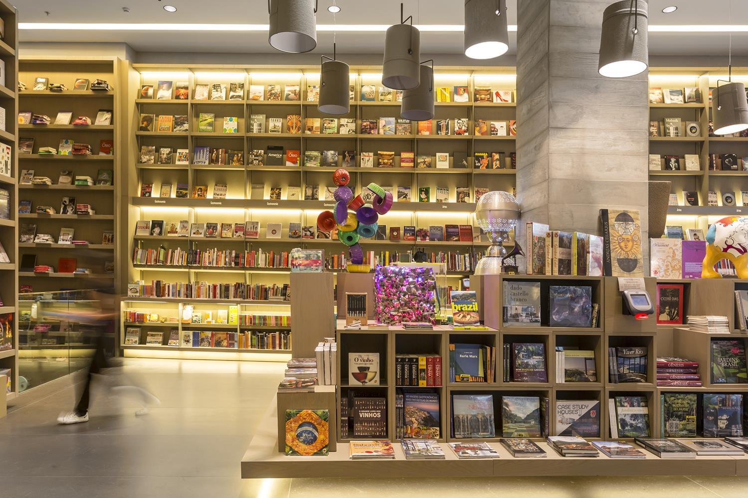 里约热内卢的绿洲 · Livraria Saraiva 书店设计-13