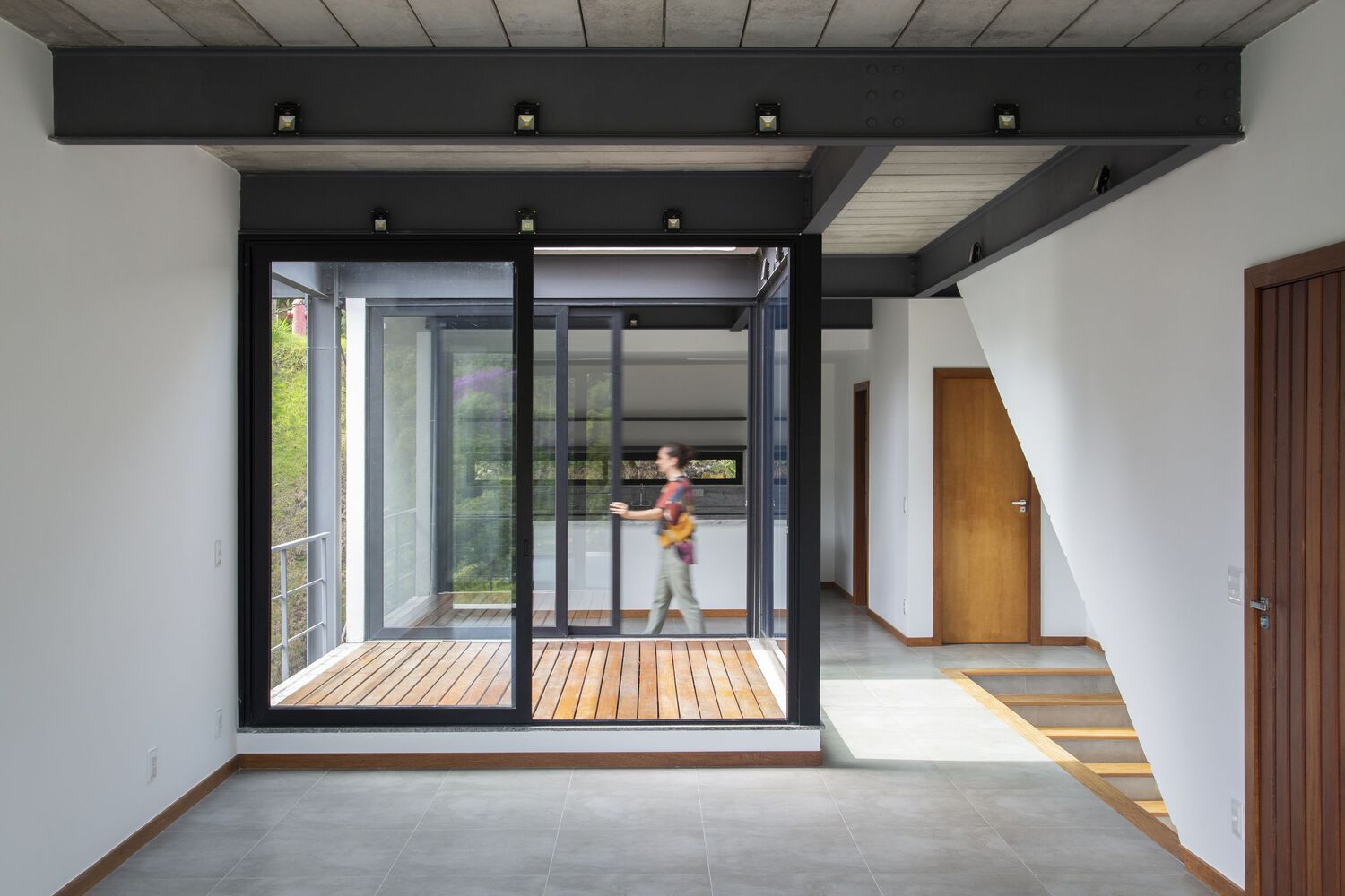 巴西伊普·阿马雷罗住宅丨科拉·马德尔-14