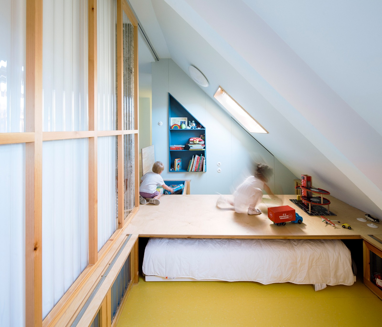 Azab为圆顶阁楼增加了节省空间的细节-7