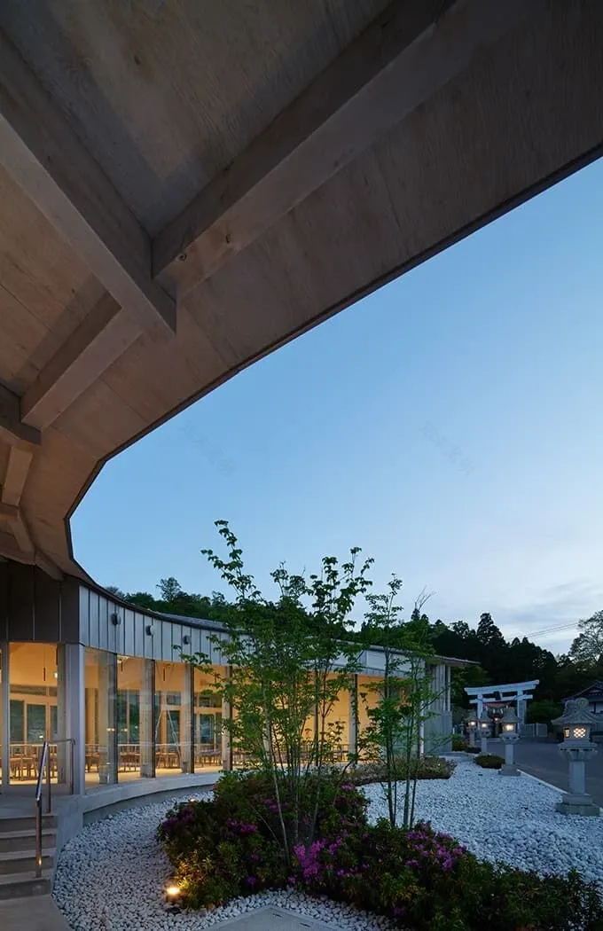 KANAHEBISUI Shrine Gaien SandoTerrace-30