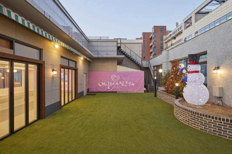 融合实用与美观的 56 平爱犬咖啡厅设计-19