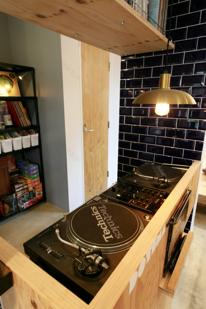 “間”を紡ぐ建築家の自邸自在に姿を変える空間が暖かなコミュニティを育む | Style of Life | 100%LiFE-1