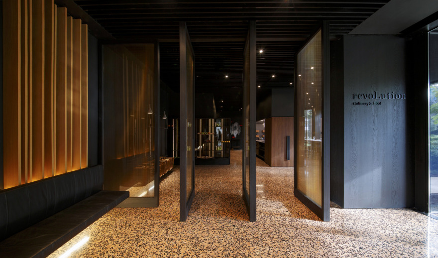 RevoLution Signature Restaurant 旋转厨房设计-4