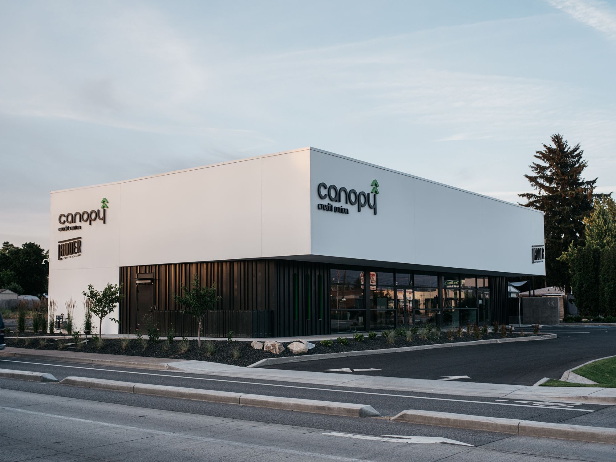 Canopy Credit Union & Ladder Coffee – Valley – HDG Architecture-20