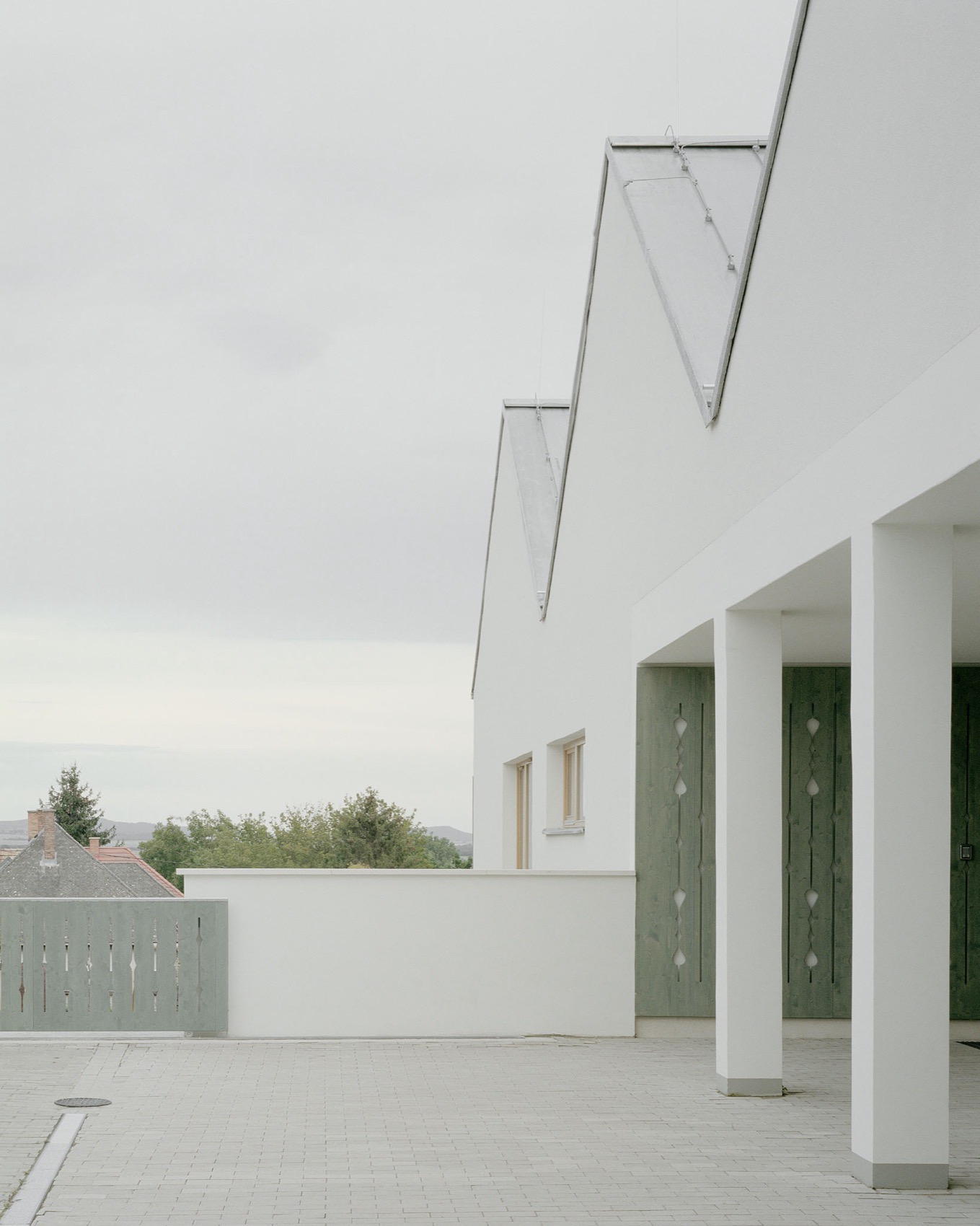 教堂后院中的幼儿园，匈牙利 / Archikon Architects-76