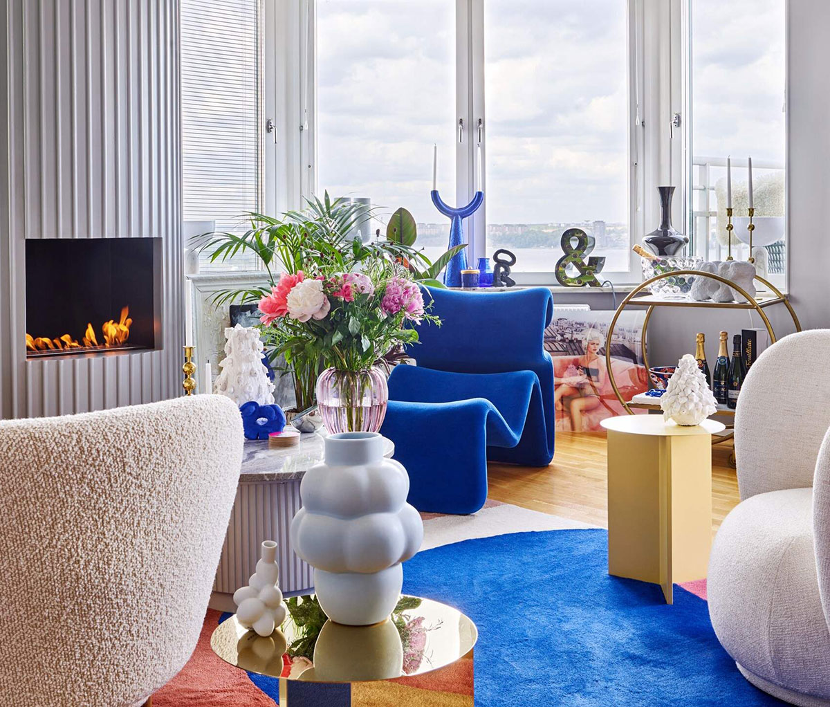 明亮的可俯瞰海湾的公寓-1