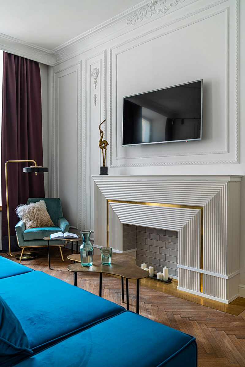 圣彼得堡优雅公寓 | 古典卧室与现代客厅的完美融合-12