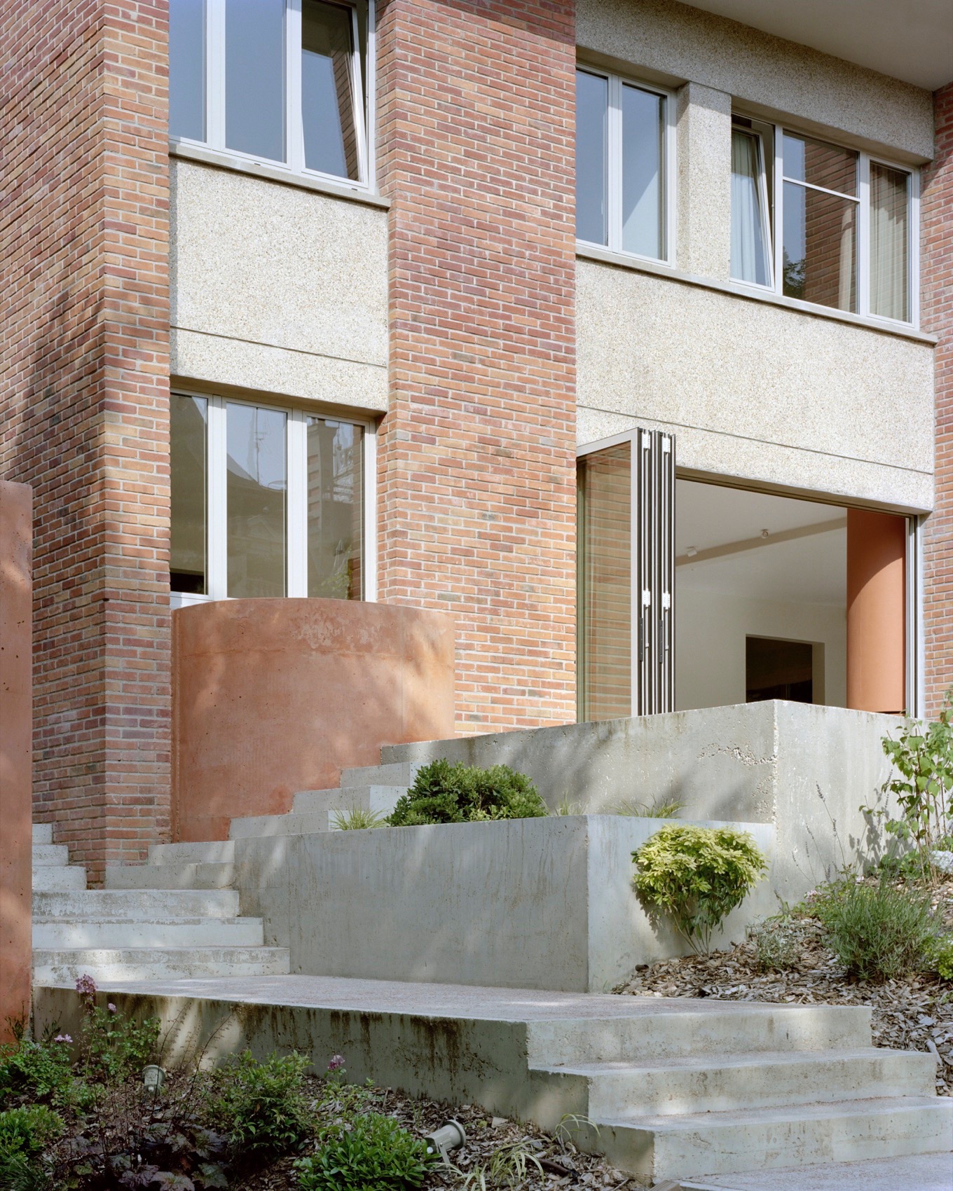 由砖块碎片改造而成的住宅丨法国丨Atelier Delalande Tabourin-12