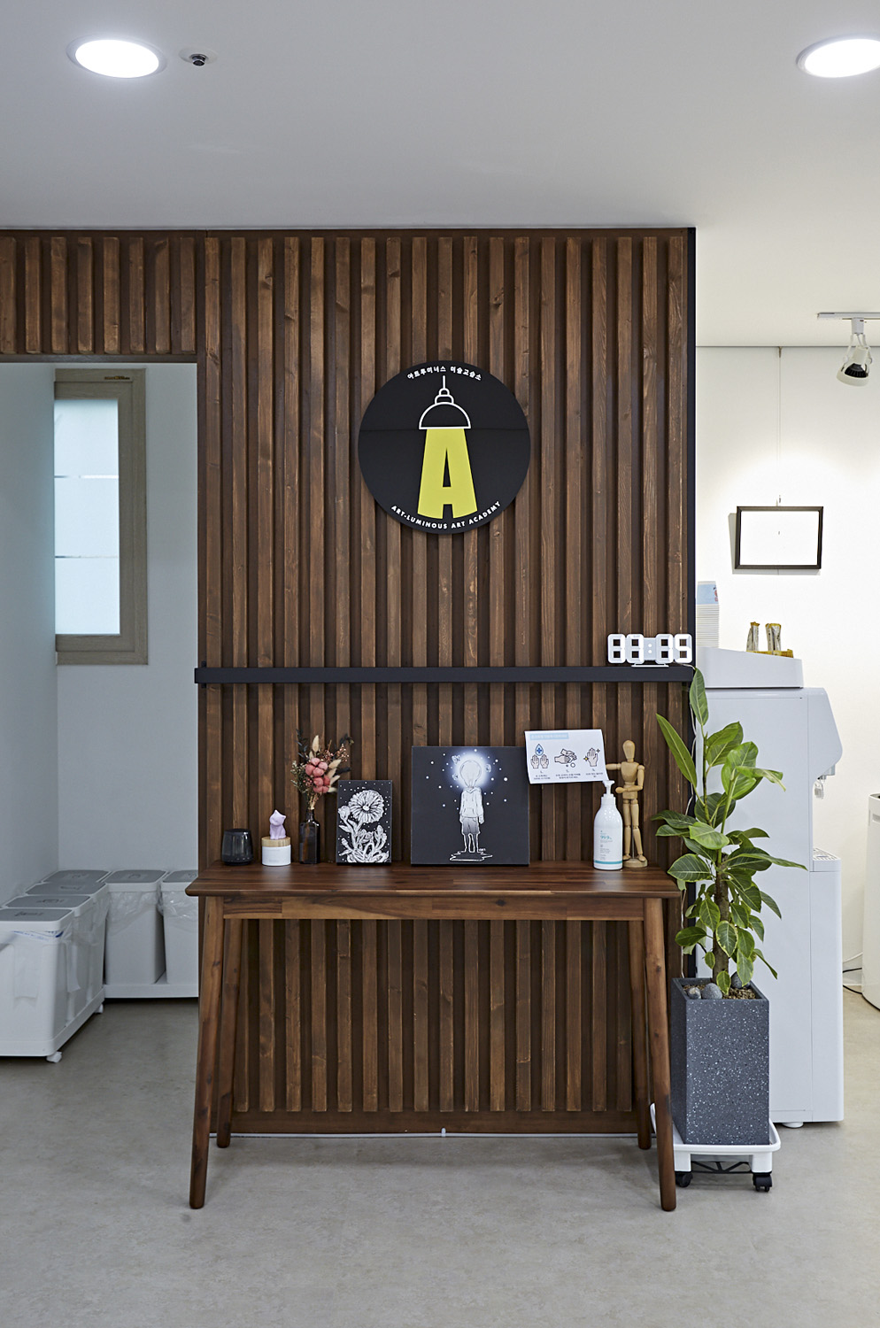 25 平米美术教室，极简白诠释艺术氛围-16