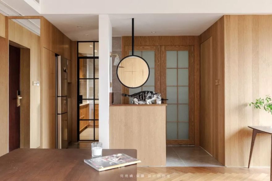 原木自然系家居,打造多才摄影师的温馨生活空间-19