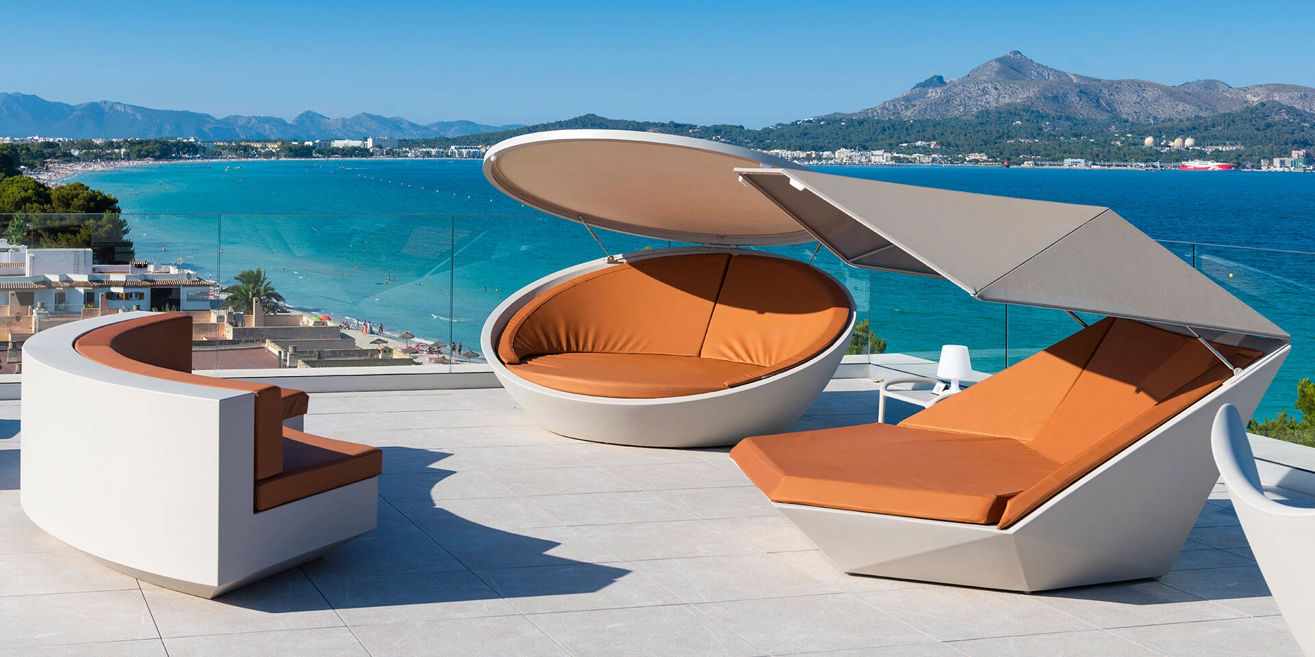 Romanov Sky Bar | Vondom | Archello-4