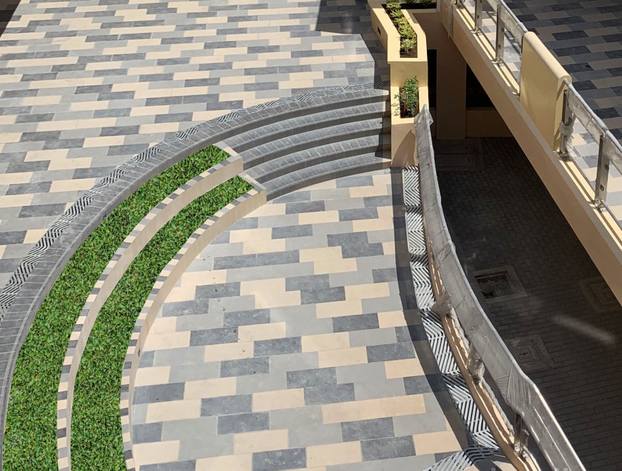 q square 商业广场 | 绿色公园屋顶与室内景观的完美融合-13