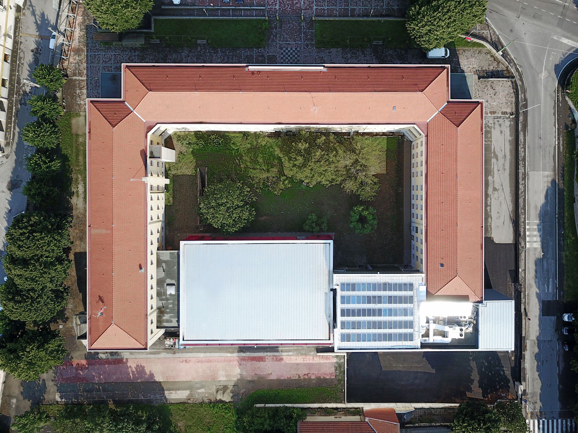 Renovation and Extension E. Fermi Secondary School / Giulia de Appolonia - officina di architettura-35