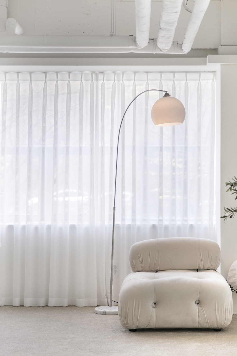 "白色与木色的高级 27 平米工作室"-34