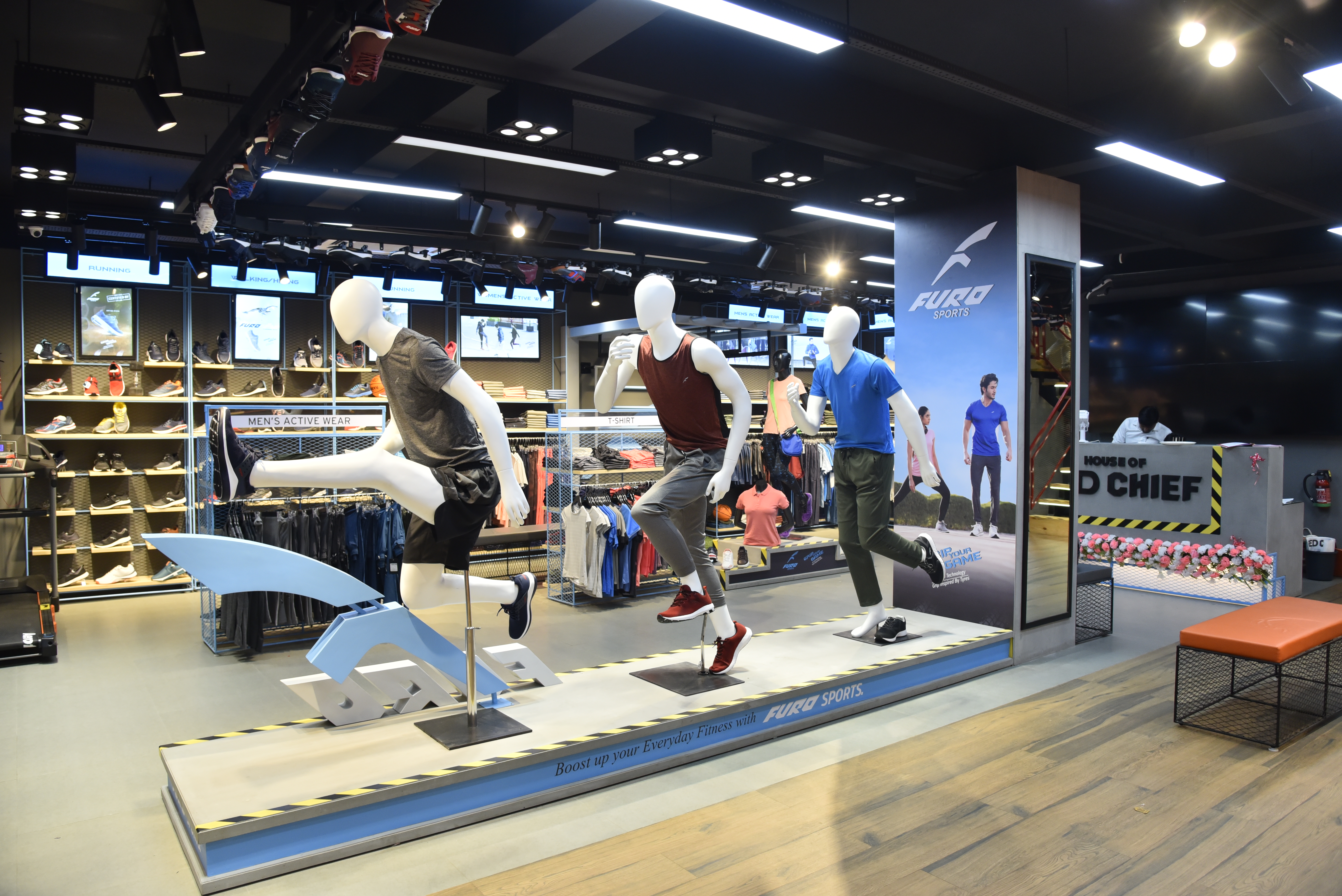 HOUSE OF RED CHIEF-11