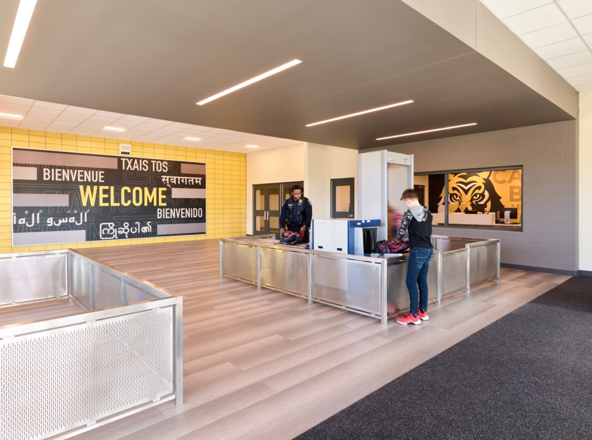 肯萨斯城卡尔·B·布鲁斯中学安全灵活学习空间丨美国堪萨斯城丨Hollis + Miller Architects-14