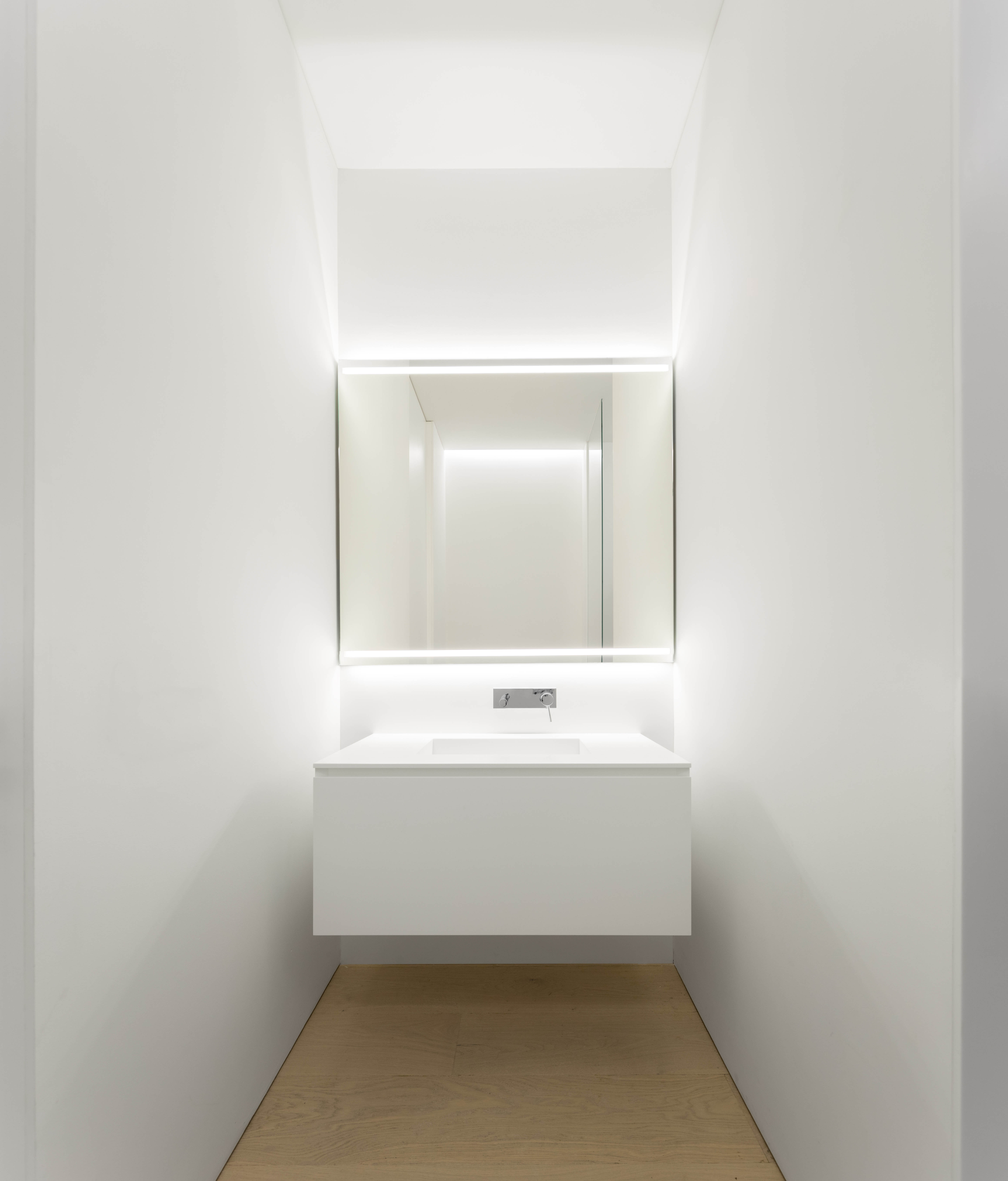 城市中心的蓝色花园别墅设计-15