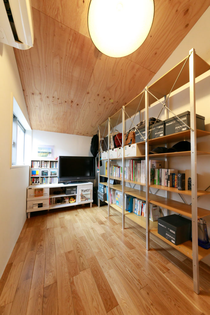 “間”を紡ぐ建築家の自邸自在に姿を変える空間が暖かなコミュニティを育む | Style of Life | 100%LiFE-22