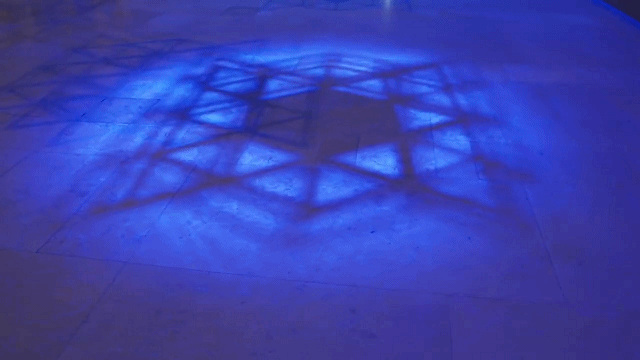 梦幻浮城 · 新加坡国家美术馆中庭的照明艺术丨Nipek-13