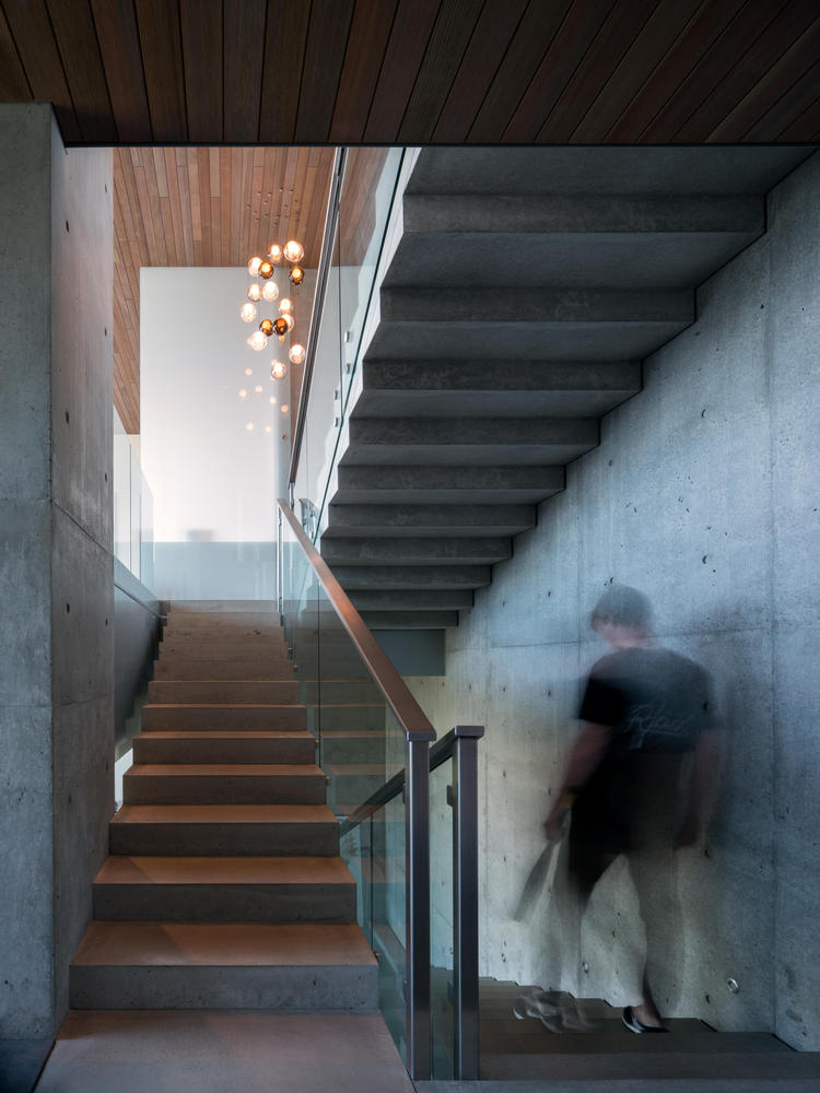 悬崖之上的宁静居所-39