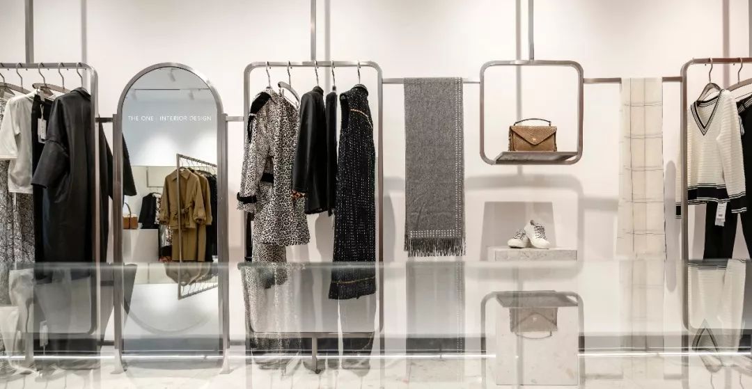 一則設計 | 纯净克莱因蓝风暴-35