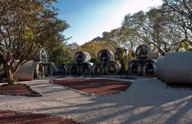 为了香港穷人不再蜗居,他们用水泥管做成了公寓-104