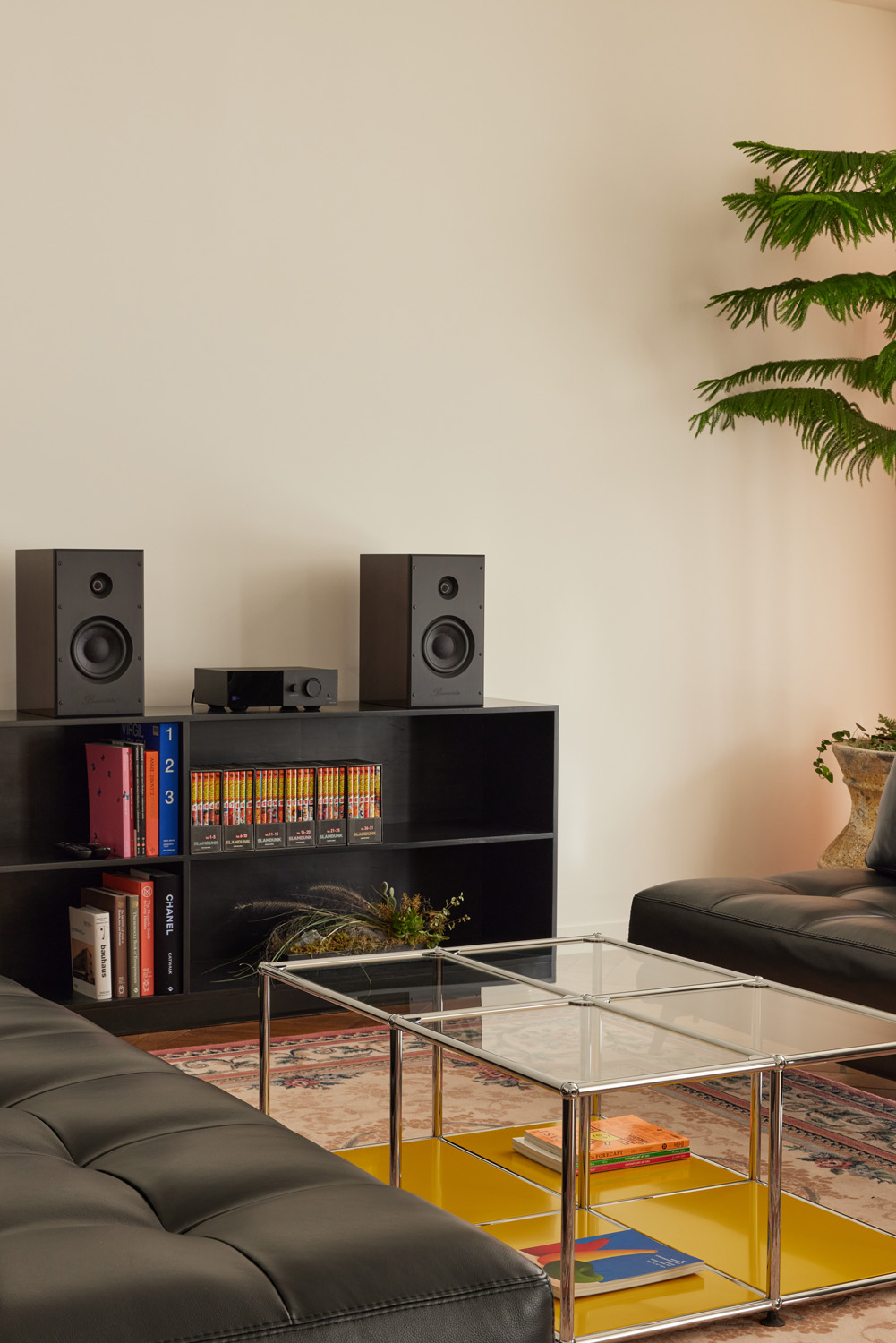 高级白色与木质，打造 92 分豪华室内空间-28