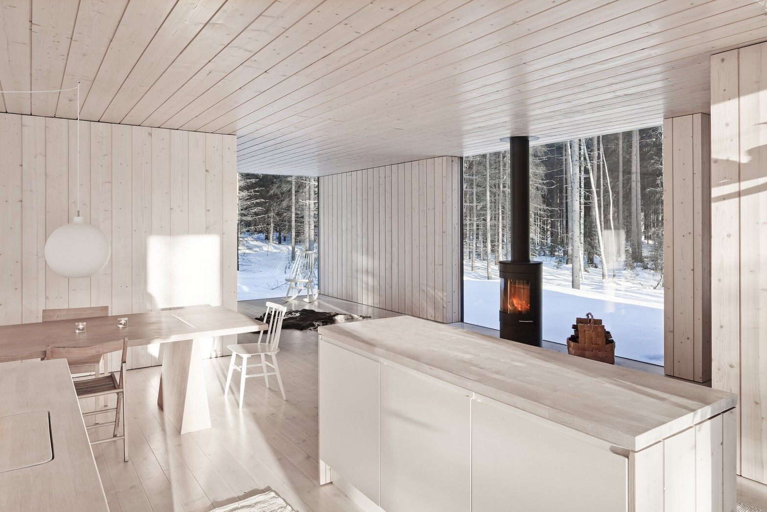 芬兰马蹄形岛屿四角别墅 | 可持续乡村生活典范-15