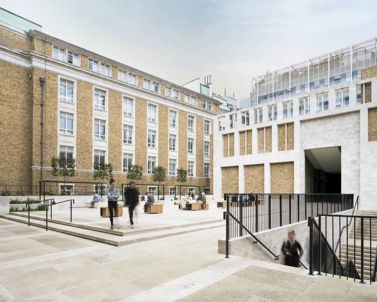 英国伦敦 UCL 校园 Wilkins Terrace 庭院设计-25