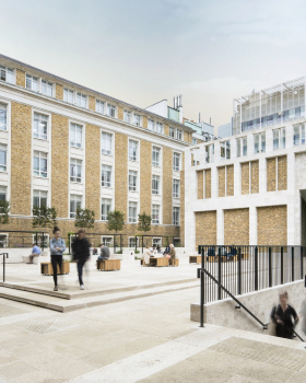英国伦敦 UCL 校园 Wilkins Terrace 庭院设计