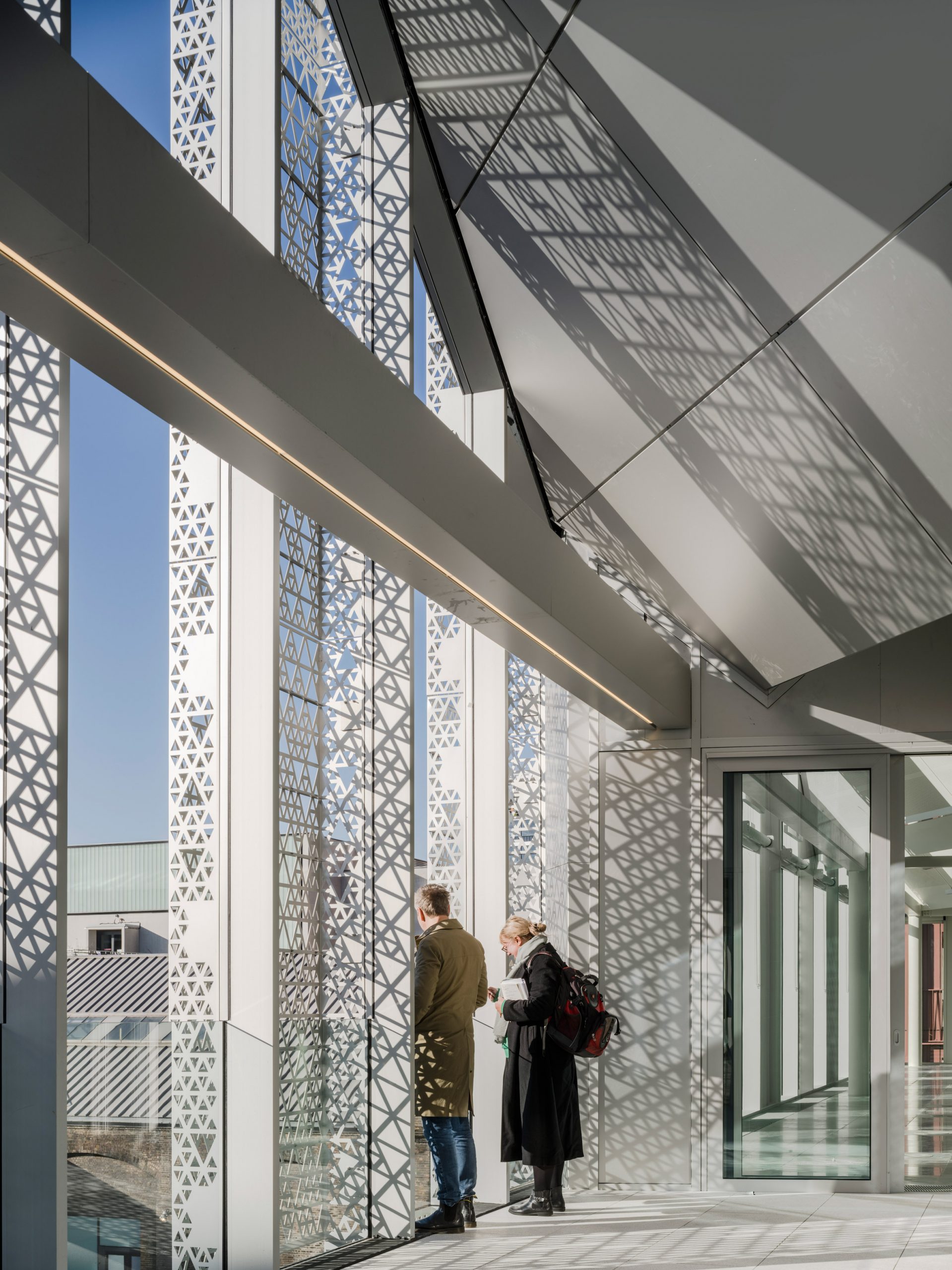 伦敦 King's Cross 新地标 | 工业风办公楼致敬历史-34