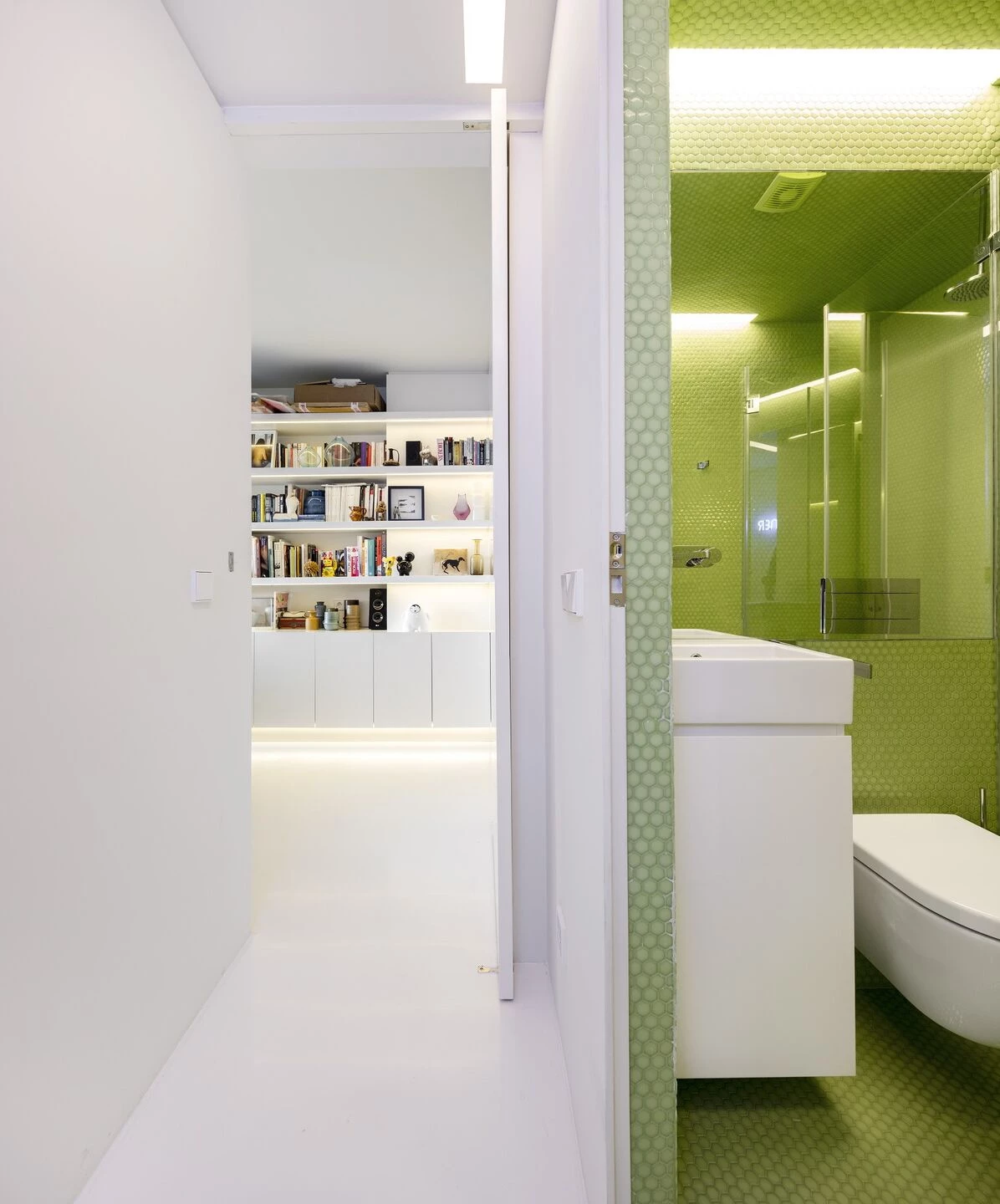 里斯本顶层公寓,白色简约风营造明亮空间-55