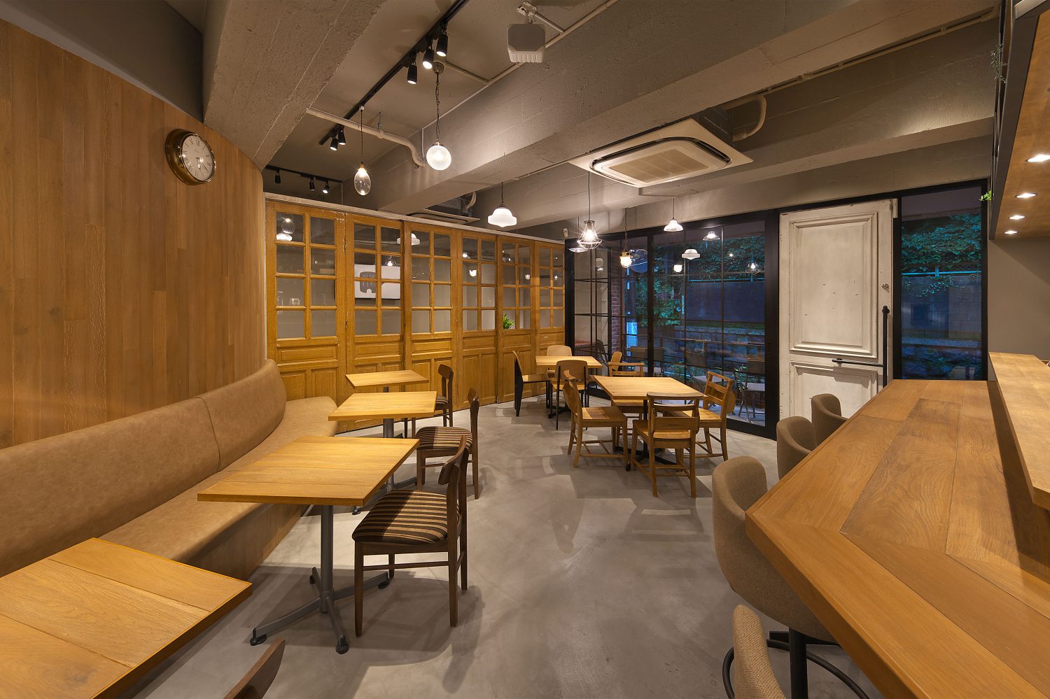 全天营业的家庭式场所（注：ALL DAY表示全天，HOME常见意思是家、家庭、住所 等，这里推测可能是指全天营业的类似家庭氛围的场所，如全天营业的家庭旅馆、全天开放的社区家庭活动中心等，需结合具体语境进一步确定准确含义） 丨日本东京丨岩本胜也＋EMBODY DESIGN-12