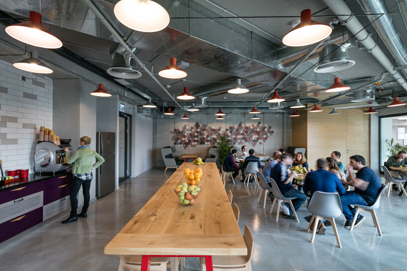 集思广益,以色诱人——Broadcom 办公室设计-20