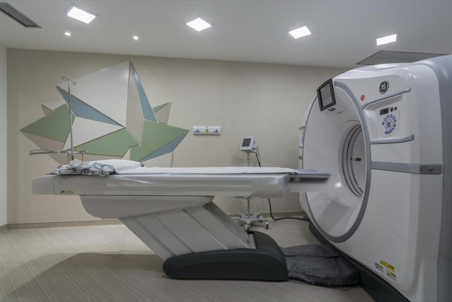 Clínica Fonte Imagem 的现代医疗空间-16