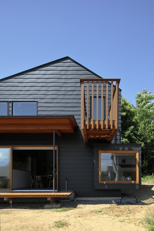 山梨县移居屋的温暖“边缘空间”-2