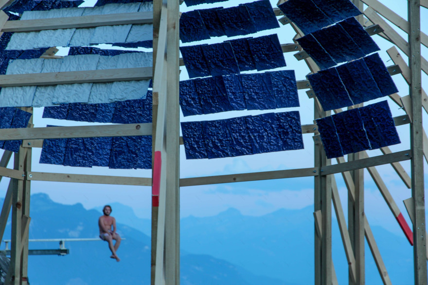 水之馆 | 瑞士建筑师打造木瓷交融的湖中展馆-20