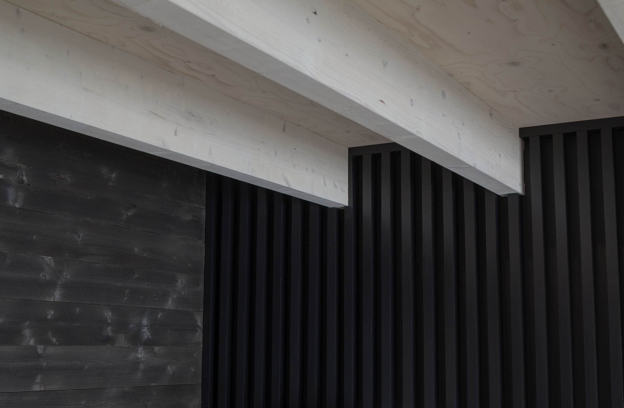 挪威海滨小镇的木质生活 | ABC Street House-16