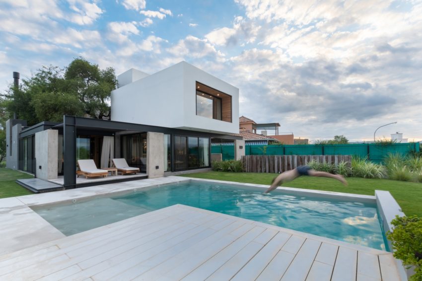 Concrete, cubic Cientocinco House create by JAMStudio arquitectos   Ivanna Cresta with a stunning blend of modernist looking and natural materials 混凝土，立方体的Cientocinco屋，由JAMstudio ArquArchtos伊万娜·克雷斯塔创造，融合了现代派的外观和天然的材料，令人叹为观止。-13