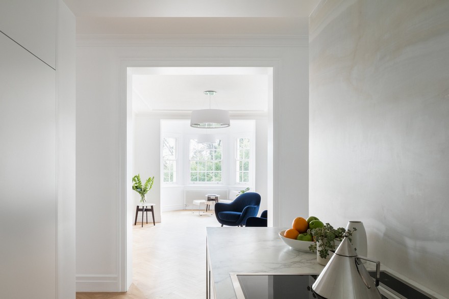 Stylish Minimalist Apartment with Spacious Open Spaces and Full of Light-11