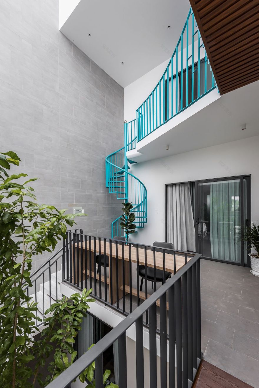 绿色桥梁连接多世代家庭-41