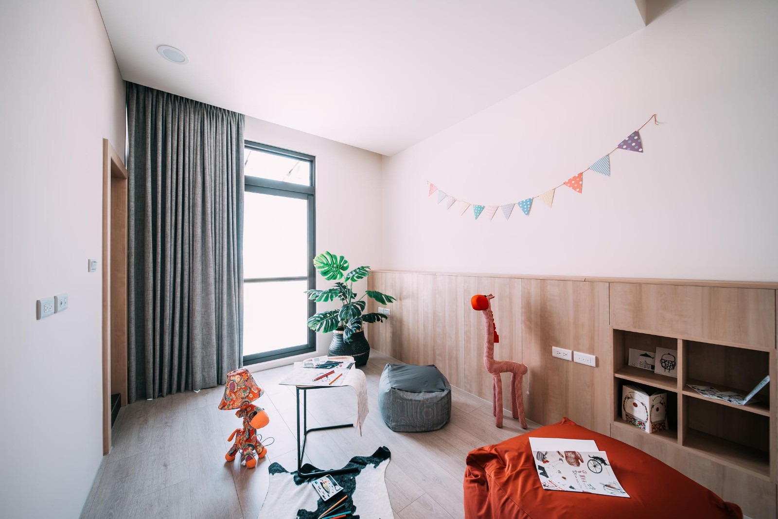 绿意盎然的家 | DIY 植物、纸飞机天花板、中岛厨房-33