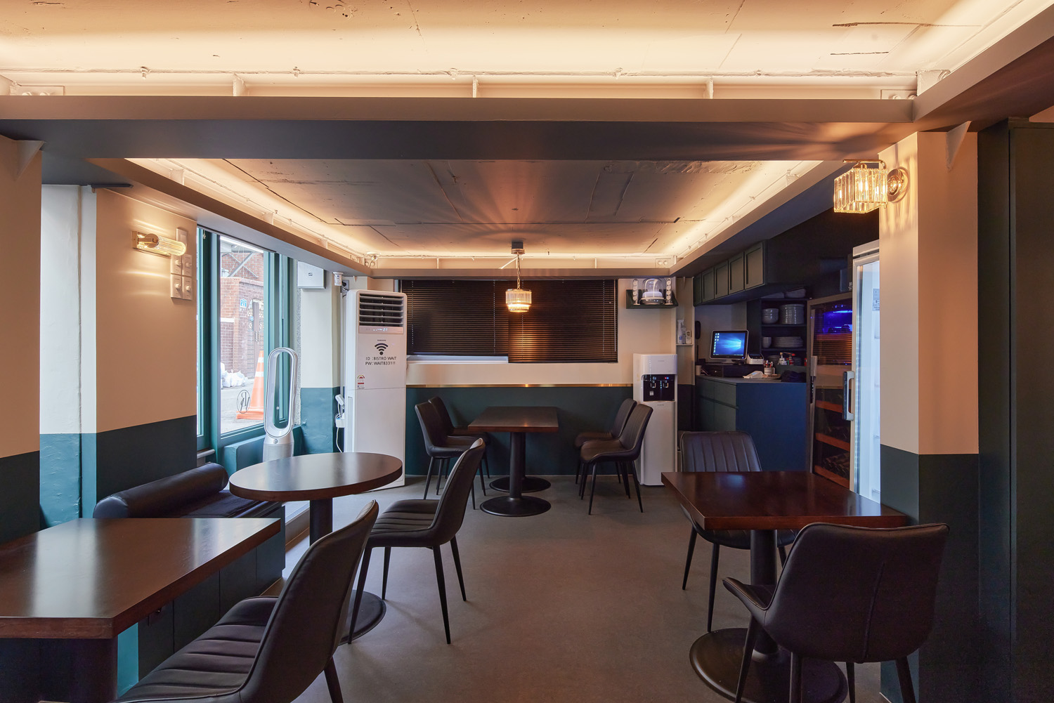 "葡萄酒庄的精致设计 | 14 平米的小空间，无限可能的视觉盛宴"-3