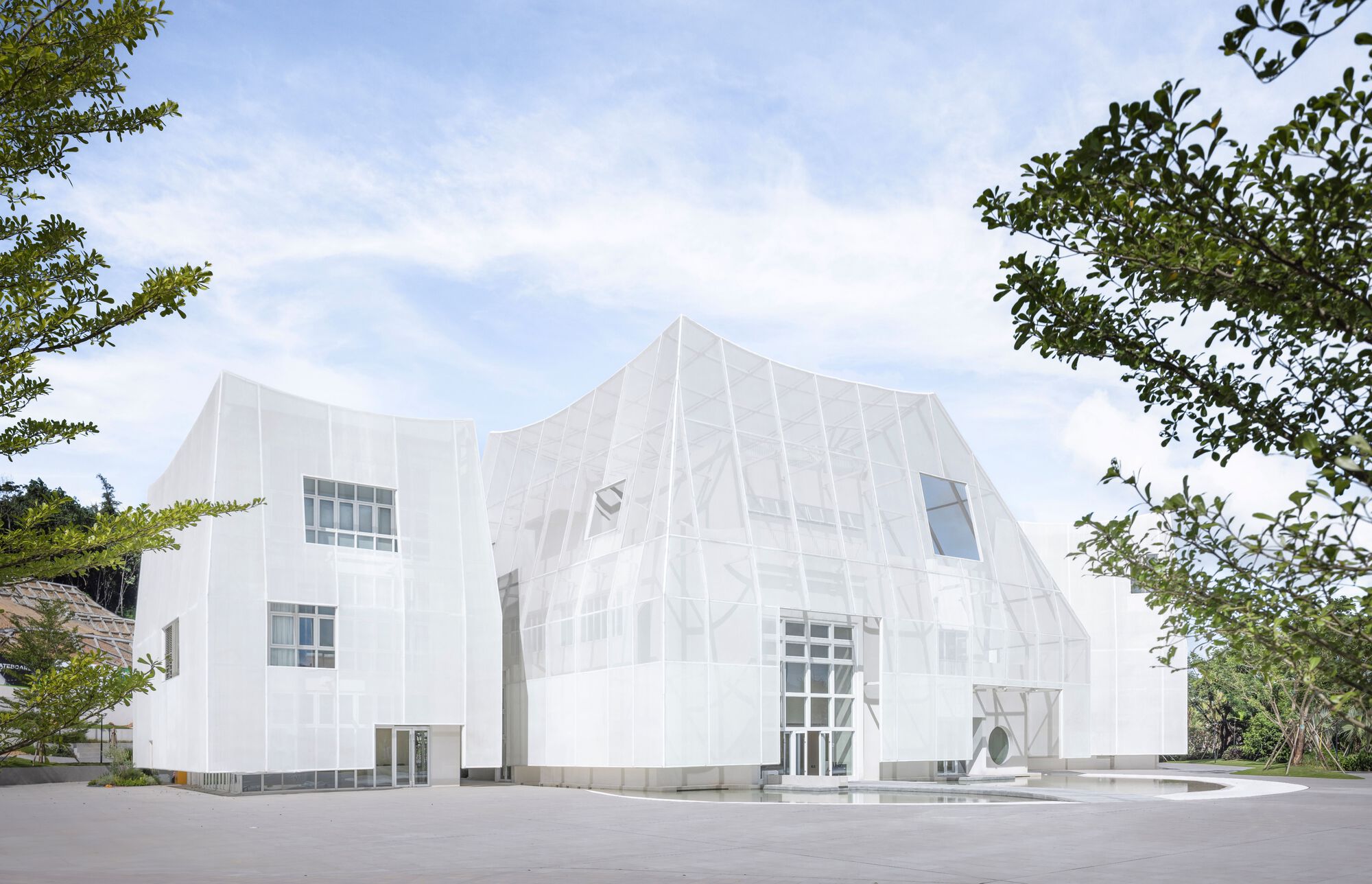 Flickering Peak CP·SUN RIVER Art Gallery / Wutopia Lab-23