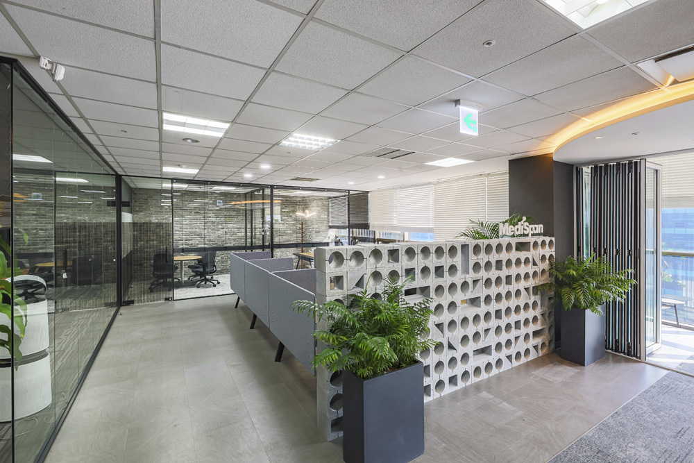 现代简约共享办公空间设计-14