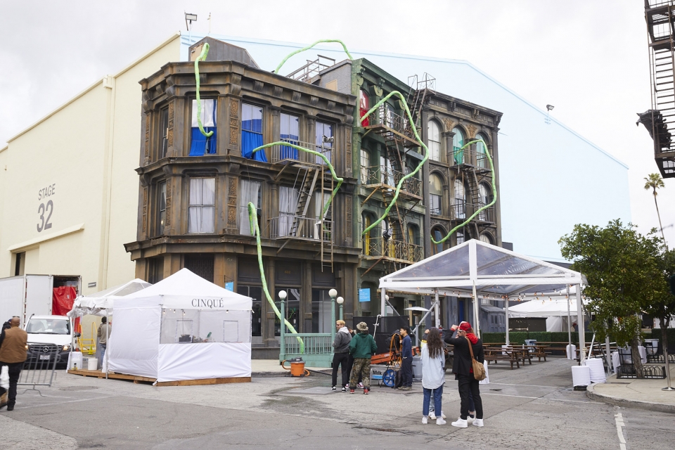 洛杉矶Frieze艺术博览会 · wHY 打造沉浸式室内外空间-49