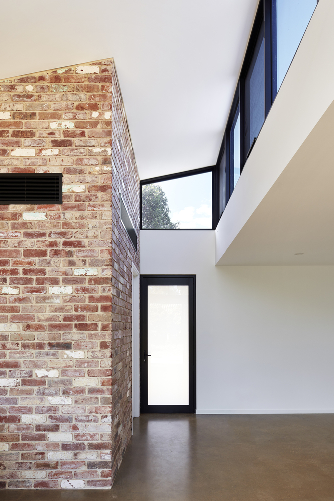 郊区古宅现代延伸,光与空间的和谐交融-22