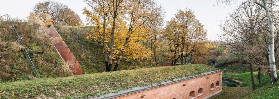 波兰卡廷惨案纪念空间-4