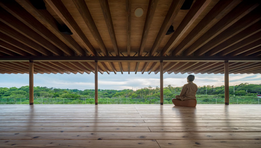 禅意空间 · 坂茂悬浮森林木结构禅修场丨日本兵库-17